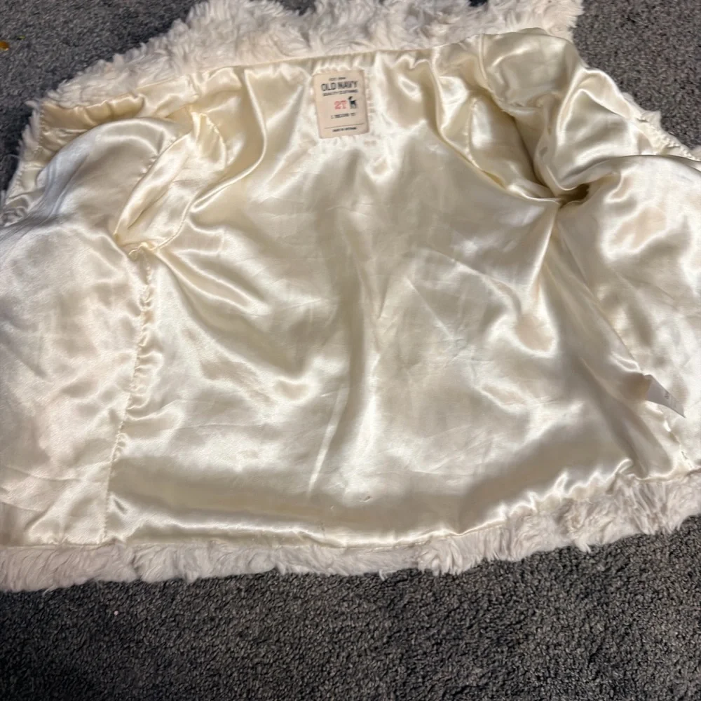Old Navy Toddler Faux Fur Jacket Girls 2T Cream Winter Coat